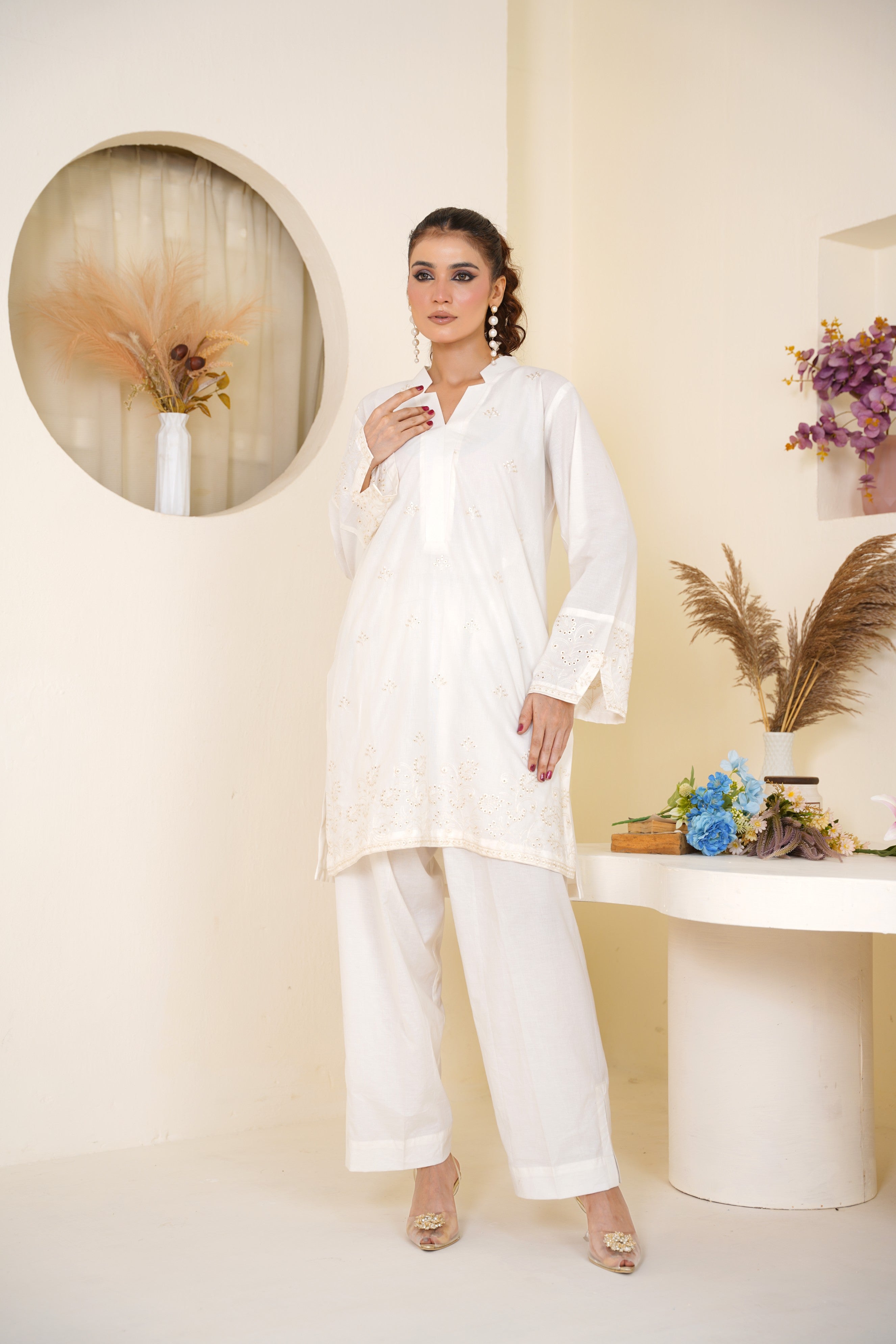 Chic white